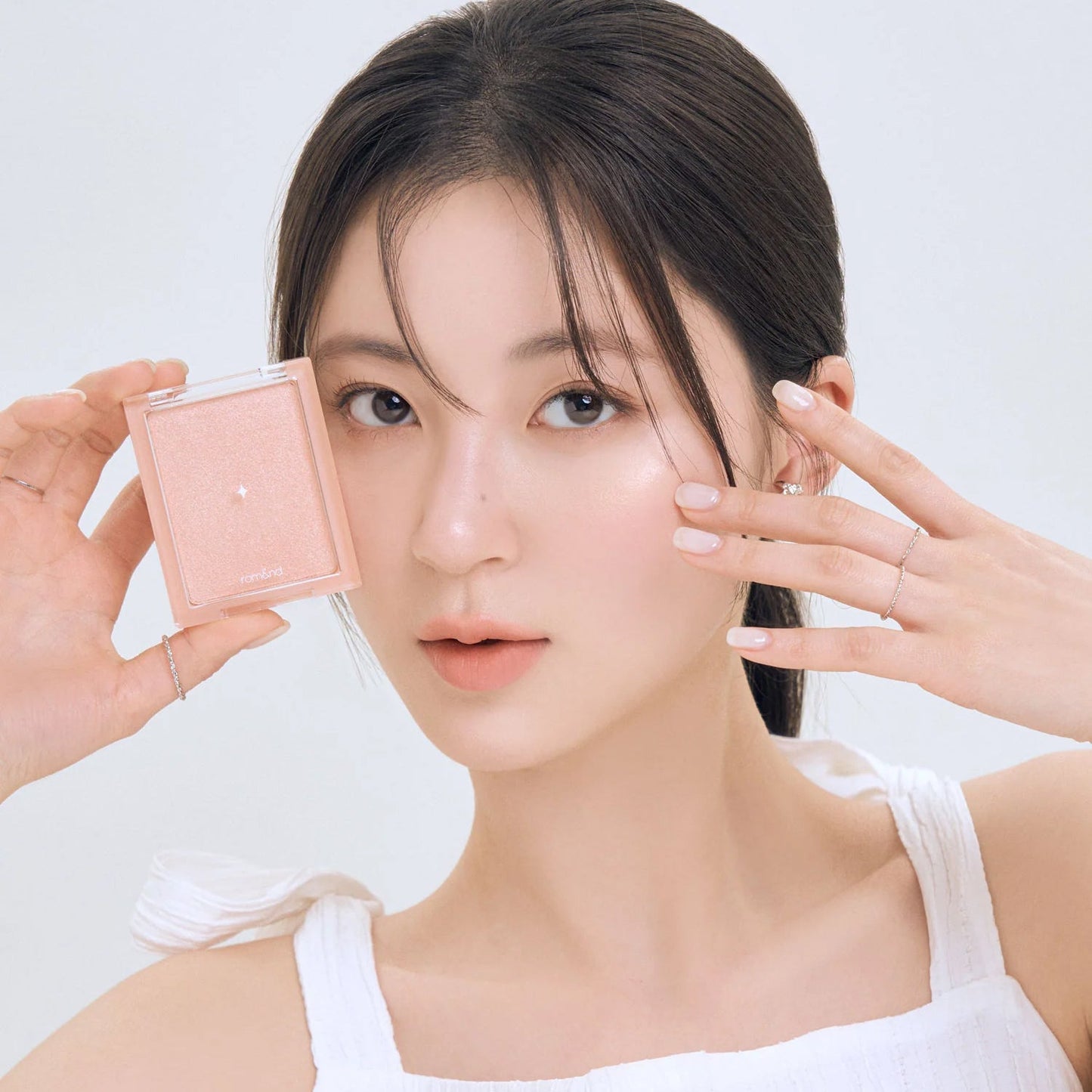 Rom&nd See-Through Veillighter